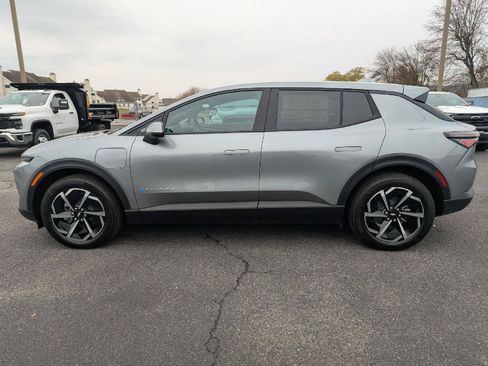 New 2026 Chevrolet Equinox EV LT FWD image 8