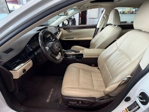 Used 2017 Lexus ES 350 w/ Luxury Package FWD image 25