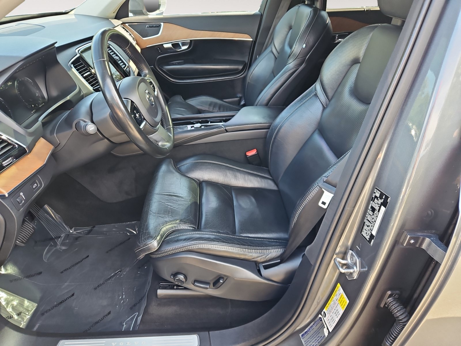 Used 2018 Volvo XC90 T6 Inscription w/ Convenience Package AWD/4WD image 9