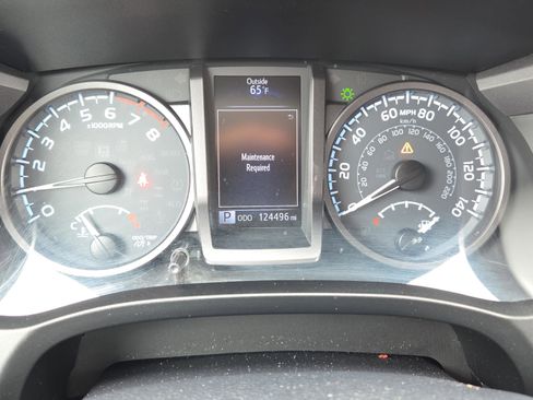 Used 2018 Toyota Tacoma TRD Sport w/ Technology Package image 33