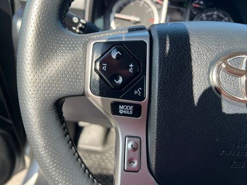 Used 2022 Toyota 4Runner Limited AWD/4WD image 43