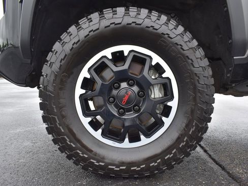 Used 2024 Toyota Tacoma TRD Off-Road AWD/4WD image 12