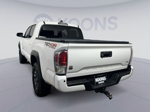 Used 2021 Toyota Tacoma TRD Off-Road w/ Technology Package AWD/4WD image 4