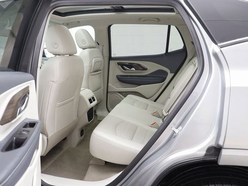 Used 2024 GMC Terrain Denali w/ Denali Premium Package image 16