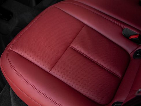 Certified 2026 Porsche Macan S AWD/4WD image 34