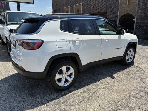 Used 2018 Jeep Compass Latitude w/ Safe & Security Group AWD/4WD image 4
