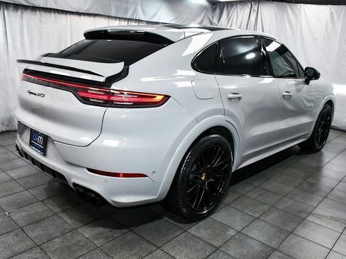 Used 2022 Porsche Cayenne GTS image 6