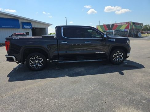 Used 2023 GMC Sierra 1500 SLT w/ SLT Premium Package AWD/4WD image 6