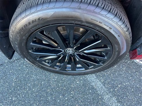 Used 2024 Toyota Highlander XSE image 18