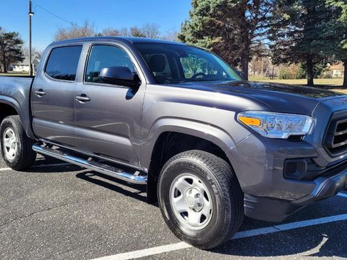 Used 2021 Toyota Tacoma SR image 9