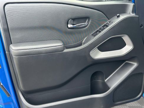 Used 2024 Nissan Frontier SV image 20