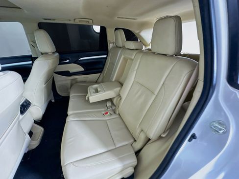 Used 2015 Toyota Highlander XLE image 28