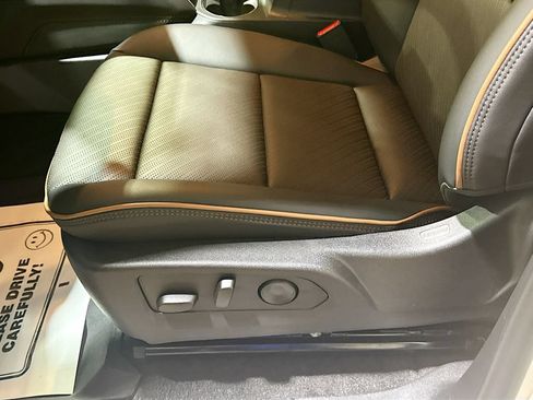 New 2026 GMC Canyon AT4 w/ Technology Plus Package AWD/4WD image 19