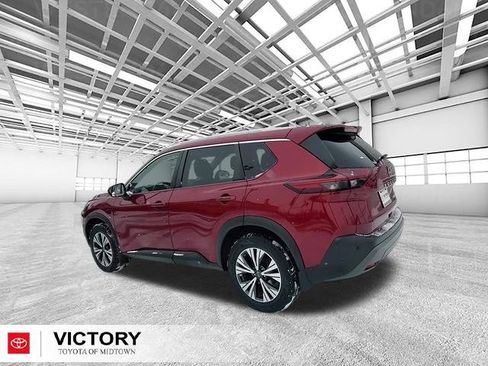 Used 2022 Nissan Rogue SV w/ SV Premium Package image 5