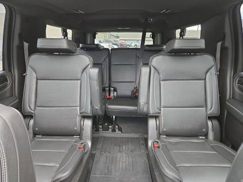 Used 2021 GMC Yukon XL Denali w/ Denali Premium Package AWD/4WD image 29