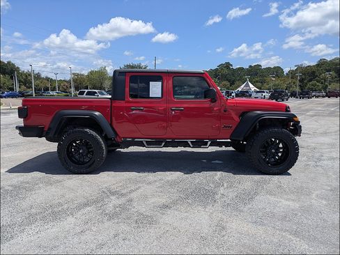 Used 2020 Jeep Gladiator Sport w/ Quick Order Package 24S AWD/4WD image 3