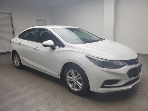 Used 2016 Chevrolet Cruze LT w/ Convenience Package image 11