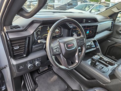 Used 2024 GMC Sierra 1500 AT4 w/ AT4 Premium Package AWD/4WD image 17