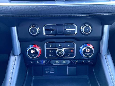 Used 2021 GMC Yukon SLT w/ SLT Premium Package image 33