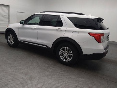 Used 2020 Ford Explorer XLT image 3