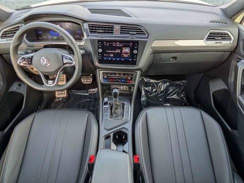 Certified 2024 Volkswagen Tiguan SE R-Line FWD image 15