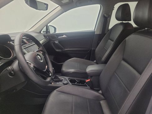 Used 2020 Volkswagen Tiguan SE AWD/4WD image 17