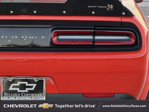 Used 2022 Dodge Challenger R/T Scat Pack RWD image 8