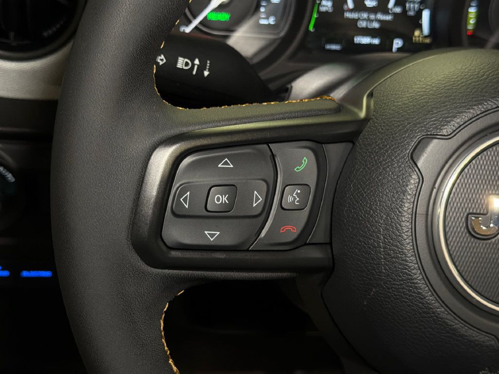 Used 2024 Jeep Wrangler Unlimited AWD/4WD image 27