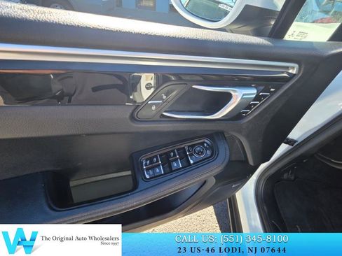 Used 2019 Porsche Macan image 11