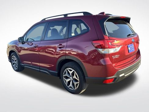 Used 2021 Subaru Forester Premium image 3