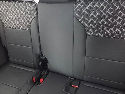 Used 2025 GMC Acadia Denali w/ Super Cruise Package image 11