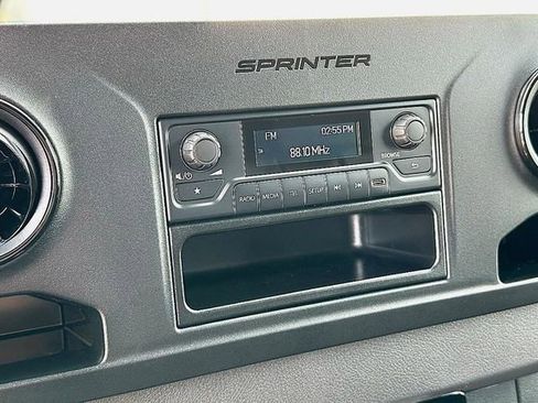 Used 2025 Mercedes-Benz Sprinter 2500 image 21