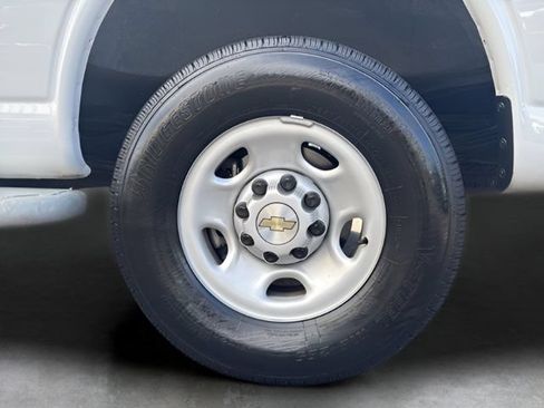Used 2024 Chevrolet Express 2500 w/ Driver Convenience Package RWD image 26