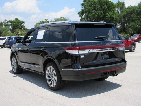 Used 2023 Lincoln Navigator Reserve AWD/4WD image 8