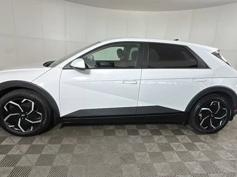 Used 2024 Hyundai Ioniq 5 SE AWD/4WD image 5