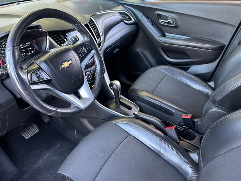 Used 2022 Chevrolet Trax LT w/ Driver Confidence Package image 10