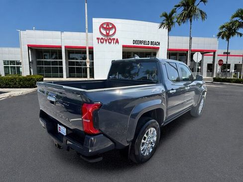 Used 2025 Toyota Tacoma Limited AWD/4WD image 7