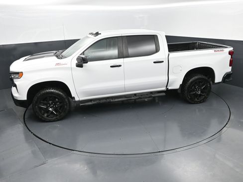 Used 2024 Chevrolet Silverado 1500 LT Trail Boss w/ Convenience Package II AWD/4WD image 27