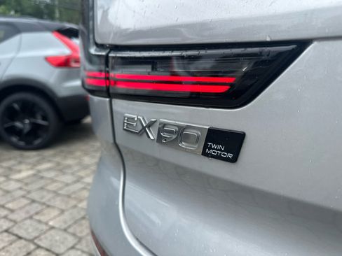 Used 2025 Volvo EX90 Ultra AWD/4WD image 31