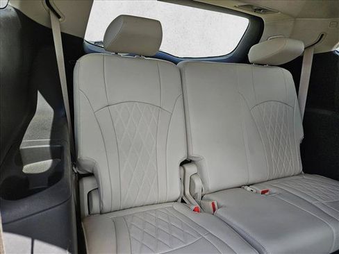 Used 2023 Buick Enclave Avenir w/ Avenir Technology Package FWD image 18