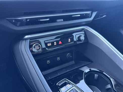 Certified 2025 Audi Q5 Premium Plus w/ Premium Plus AWD/4WD image 9