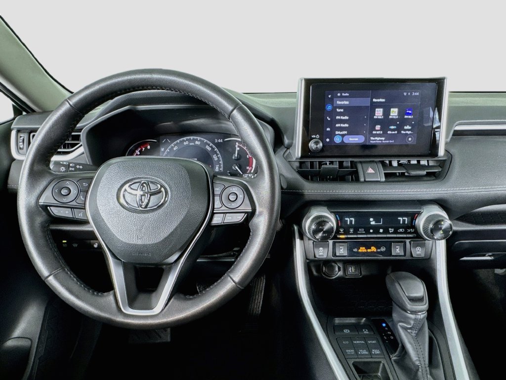Used 2025 Toyota RAV4 XLE w/ Convenience Package AWD/4WD image 15