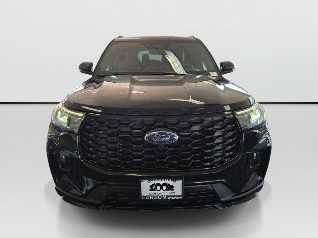 Used 2025 Ford Explorer ST-Line AWD/4WD image 8