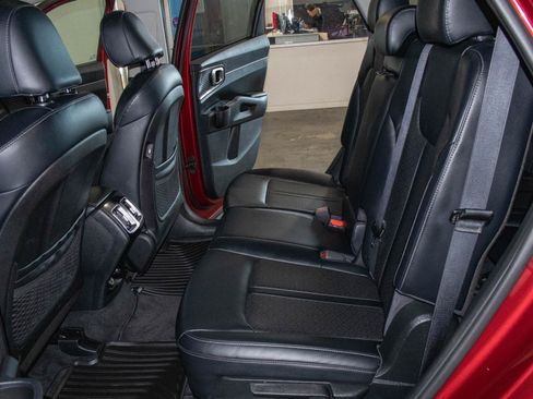 Used 2021 Kia Sorento S w/ Panoramic Sunroof Package FWD image 14