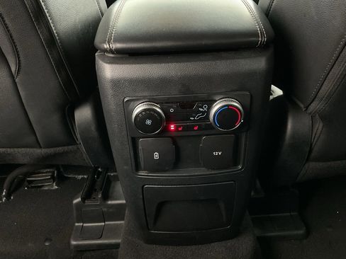 Used 2023 Ford Explorer Limited image 22