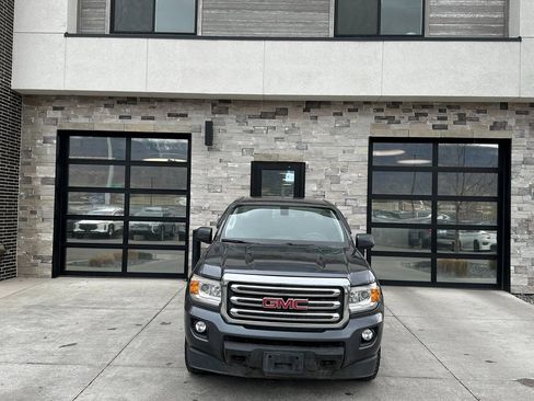 Used 2017 GMC Canyon SLE w/ SLE Convenience Package image 8