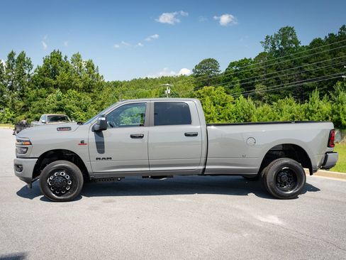 New 2026 RAM 3500 Big Horn AWD/4WD image 5