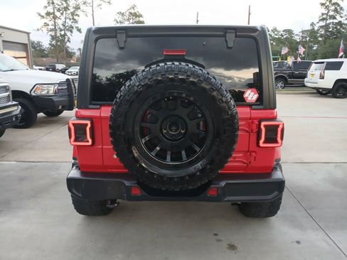 Used 2019 Jeep Wrangler Unlimited Sahara image 7