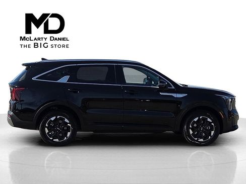 Used 2024 Kia Sorento S image 6