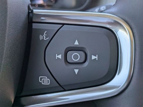 New 2025 Volvo XC40 B5 Plus w/ Protection Package Premier image 31